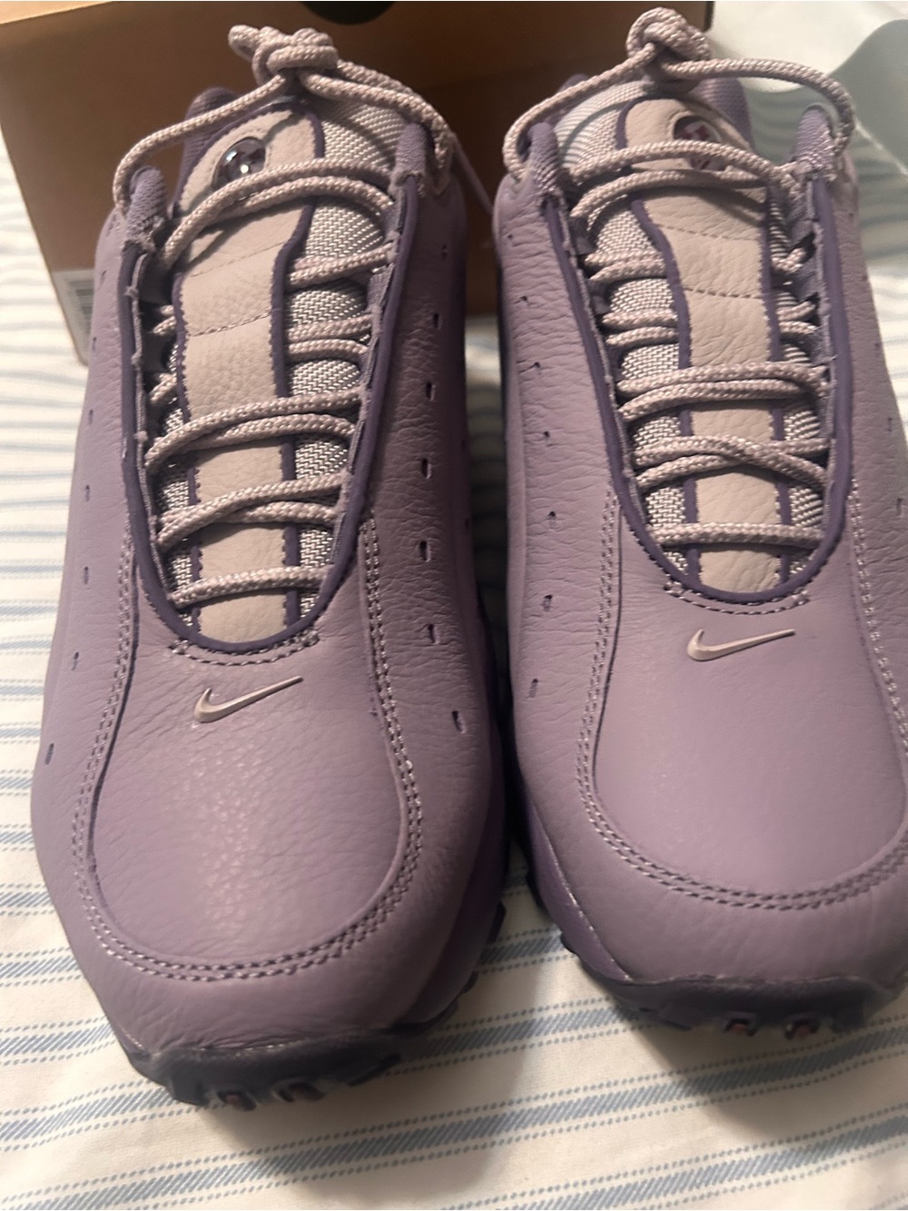 Nike Men's Lavender Athletic Shoes